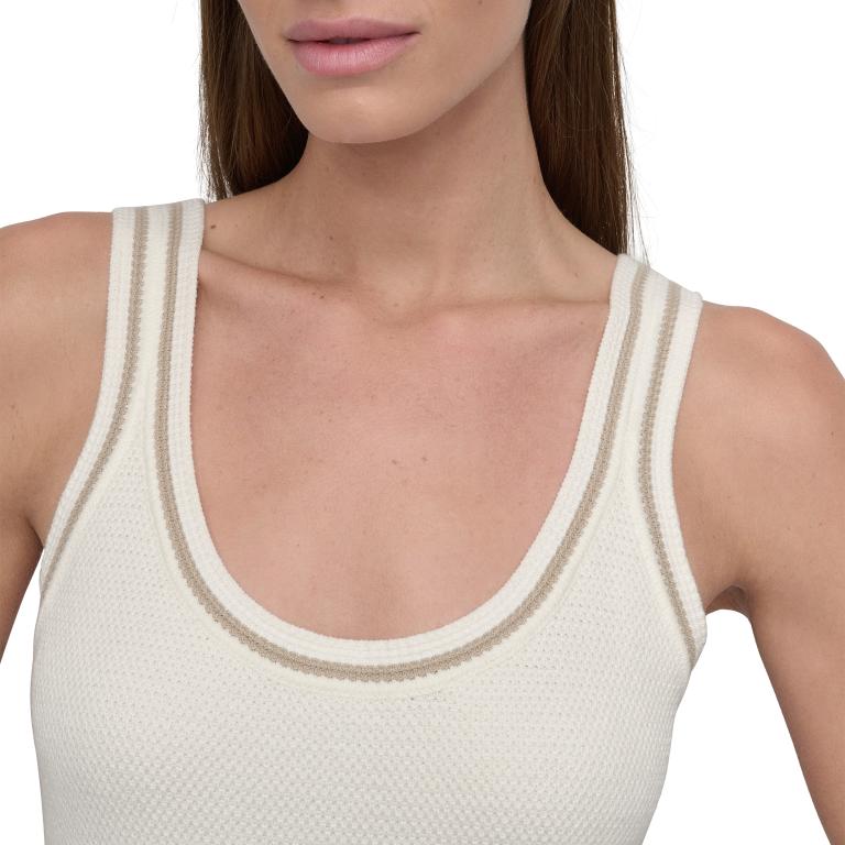 DKNYDP29624_25_DP5R6024_2VP_ALT1