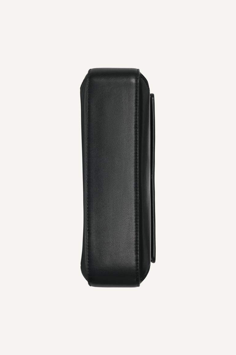 DKNYDH17924_H24_23_R44EKI55_BGD_BTM