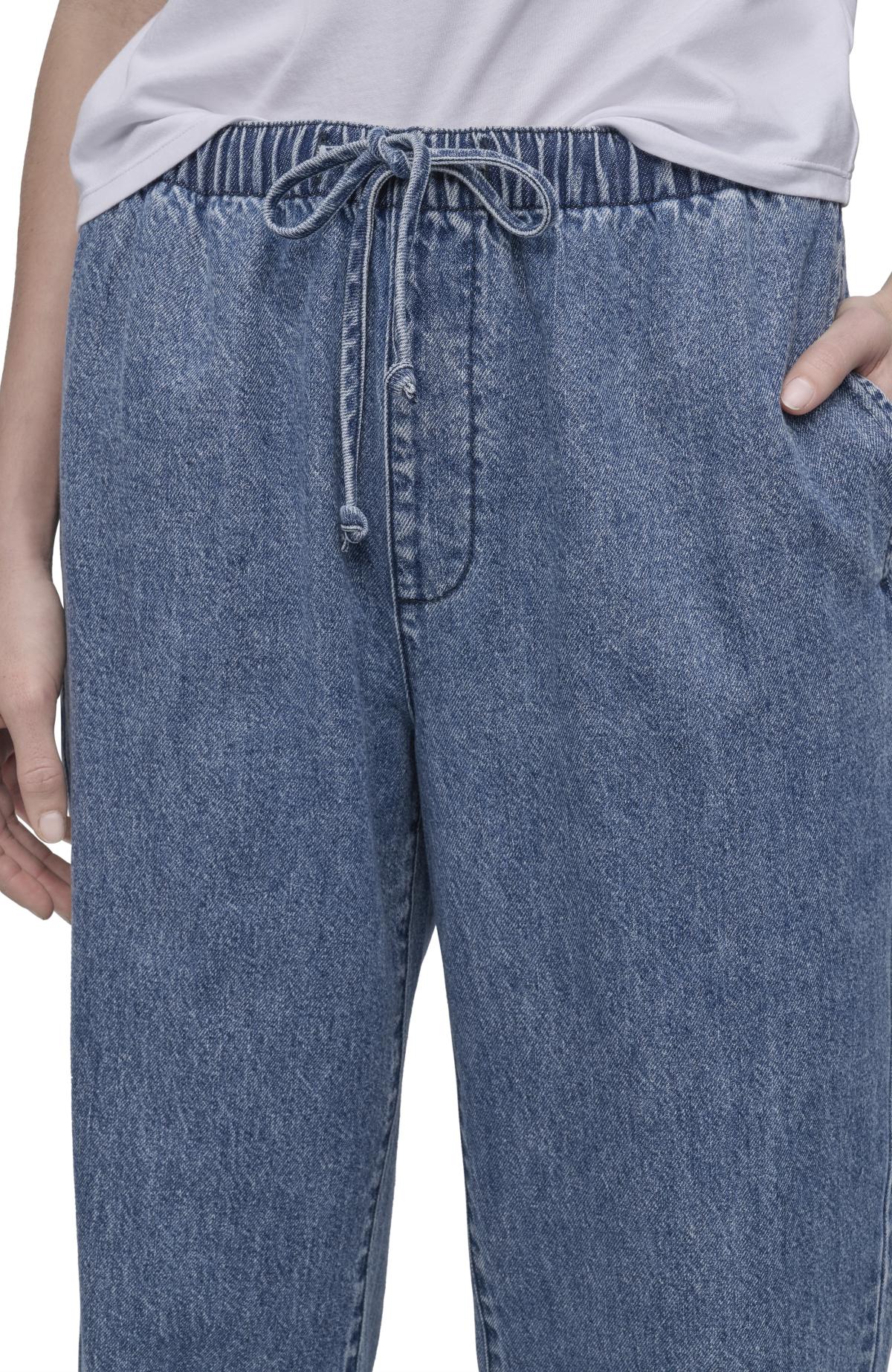 DKNYDJ03925_22_DJ5G4126_TID_ALT1