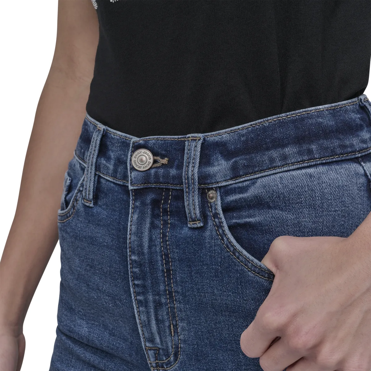 DKNYDJ01925_15_DJ4B4002_F3J_ALT1