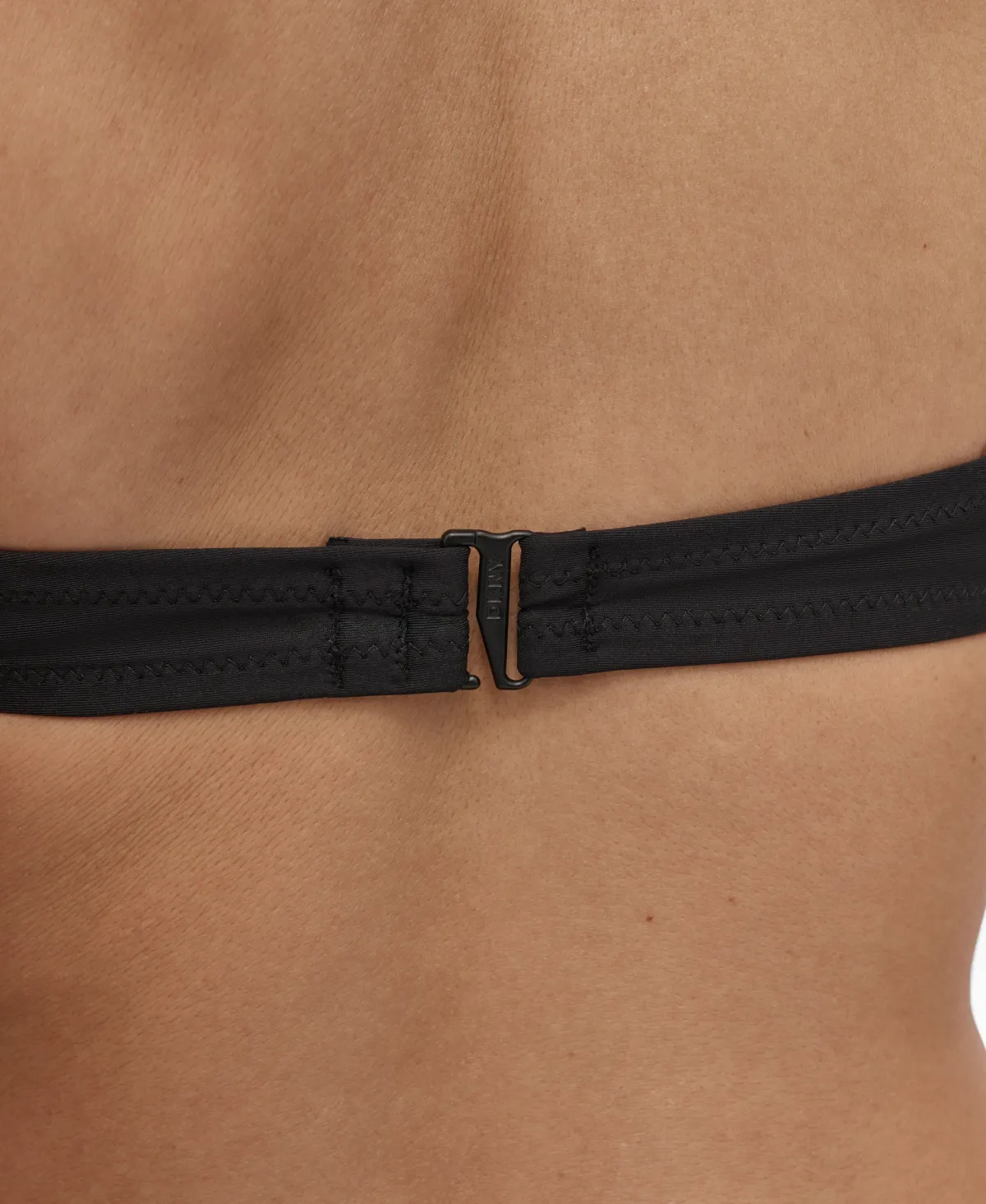 DKNYDI26824_44_DIESS141_BLK_TOP_ALT2